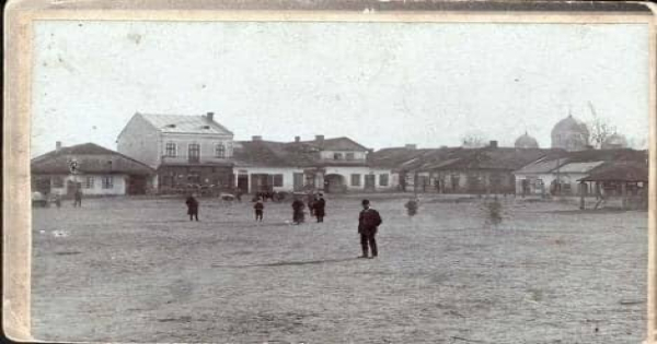 Великі Мости на старому фото: чи впізнаєте це місце сьогодні?