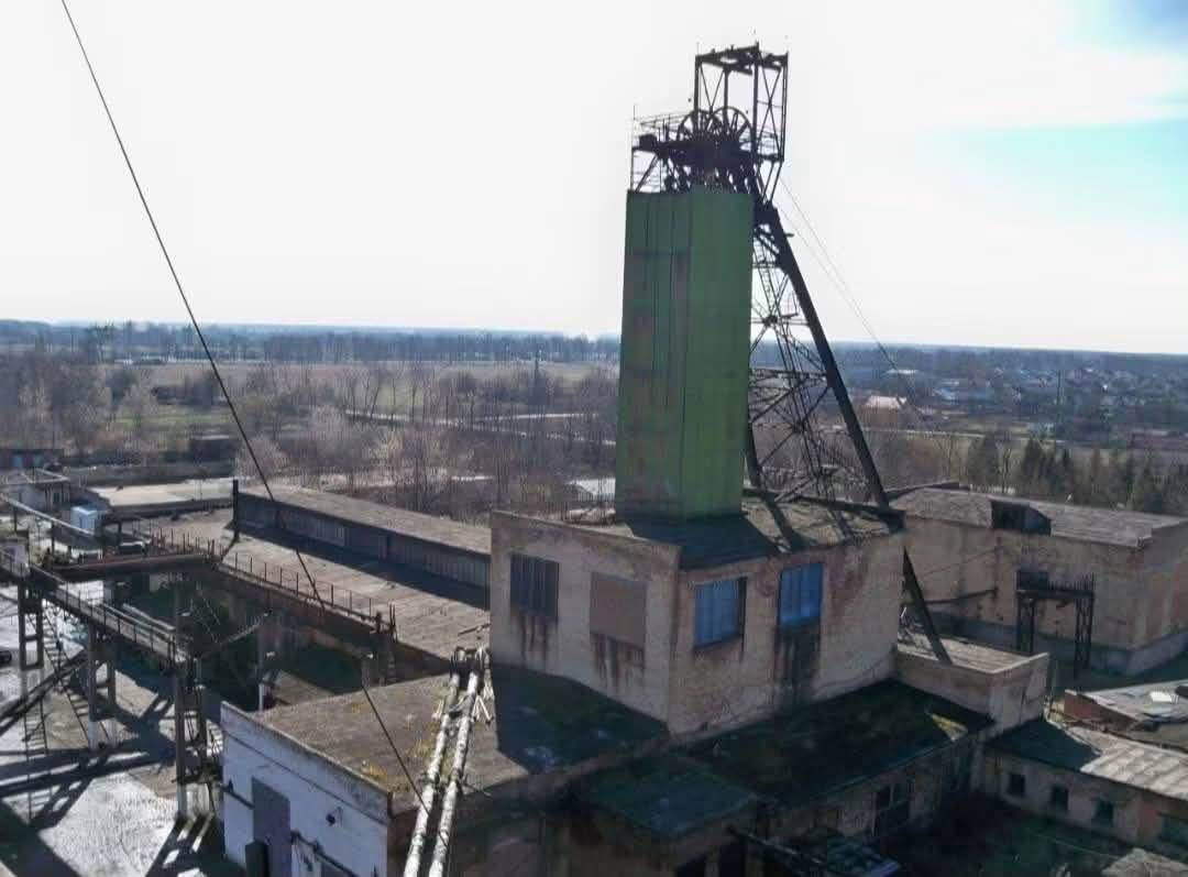 Шахтарі: шахта, яка колись годувала місто, тепер лише руїна