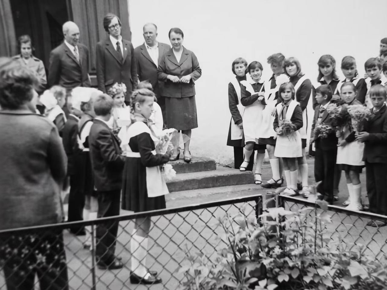 Хлівчанська школа у 70–80-х: обличчя педагогів, які виховали покоління